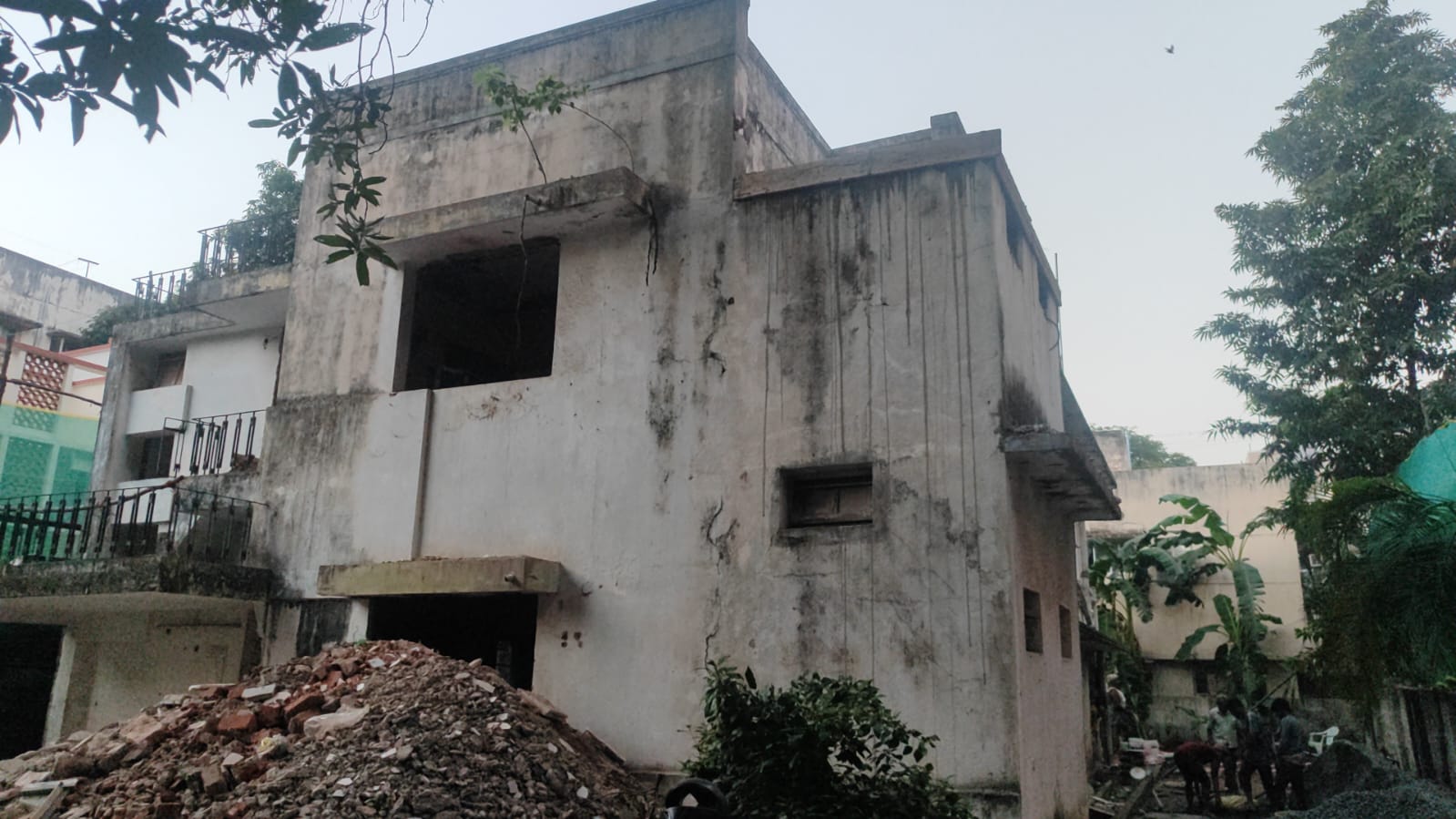 Heavy Machinery being repaired on-site